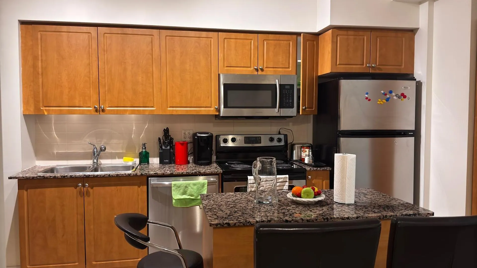 A Lovely One Bed Room With Sunset Views Toronto 0*,  Canadá