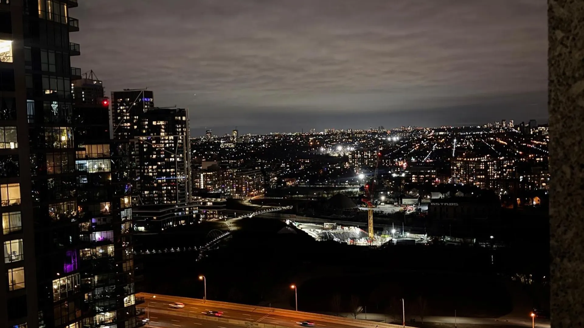 Apartamento A Lovely One Bed Room With Sunset Views Toronto Canadá