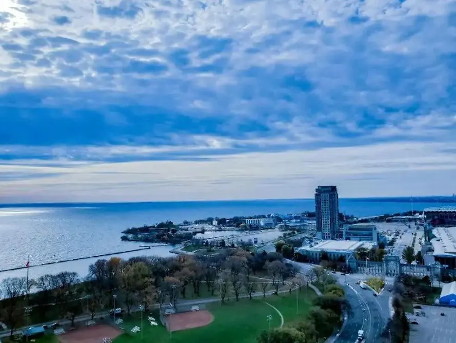 Apartamento A Lovely One Bed Room With Sunset Views Toronto Canadá